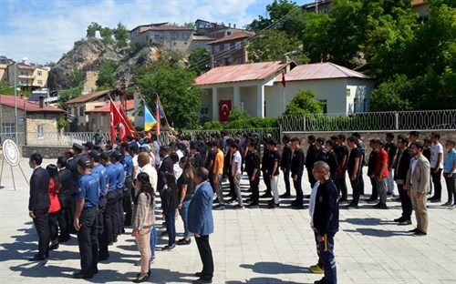 19 Mayıs Atatürk’ü Anma Gençlik ve Spor Bayramı Çelenk Sunma Töreni